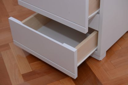 Nocni-ALORA-detalj-na-fioci